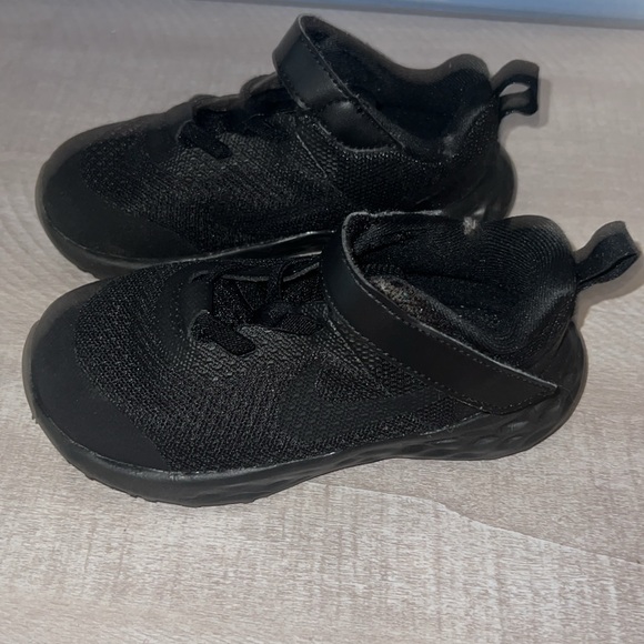 Nike Revolution 6 NN Kids Sneakers - Black - Size 9c - Picture 3 of 6